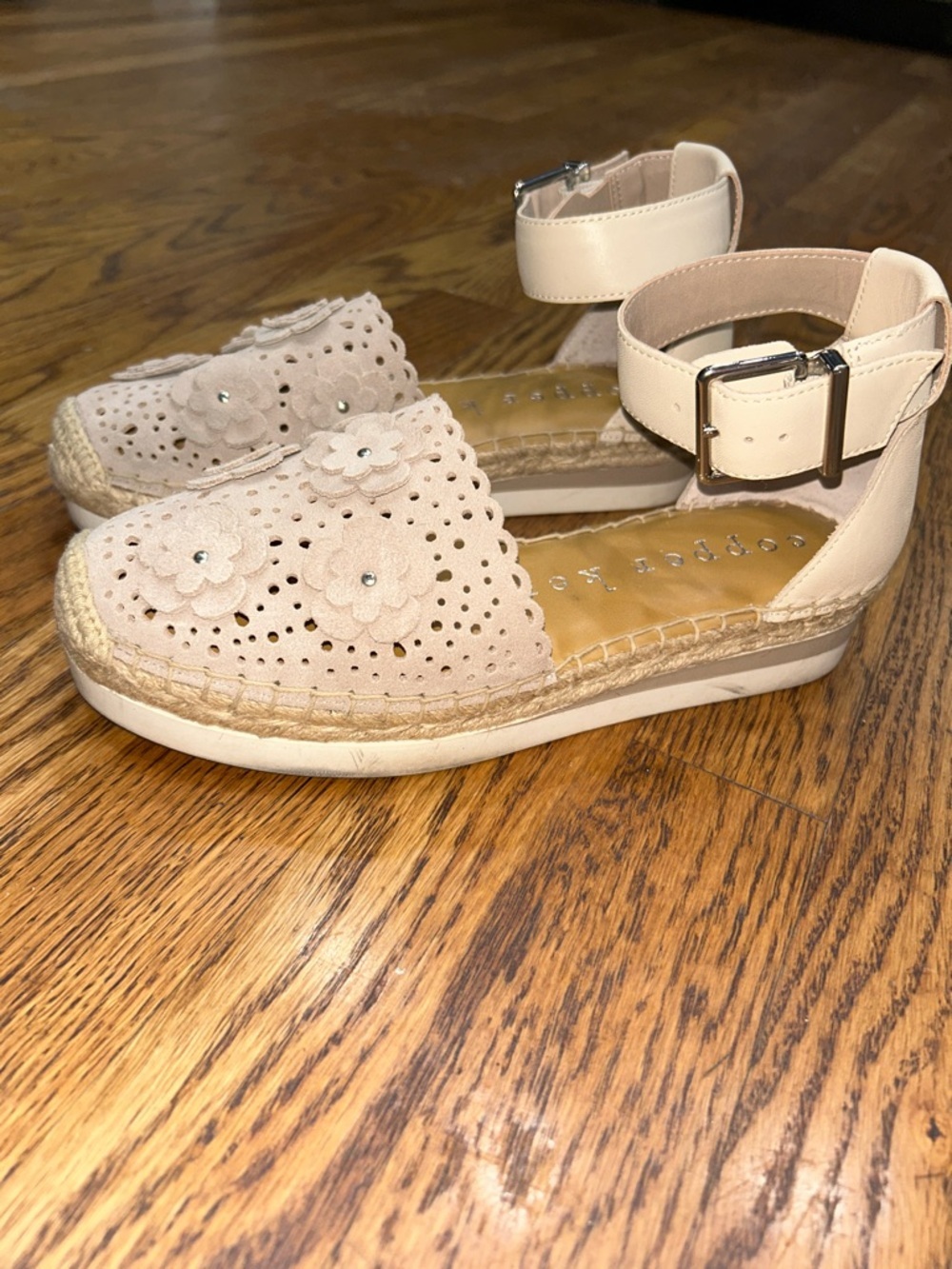 Copper Key Nude Floral Cutout Leather Espadrille Sandals Women’s Size 8